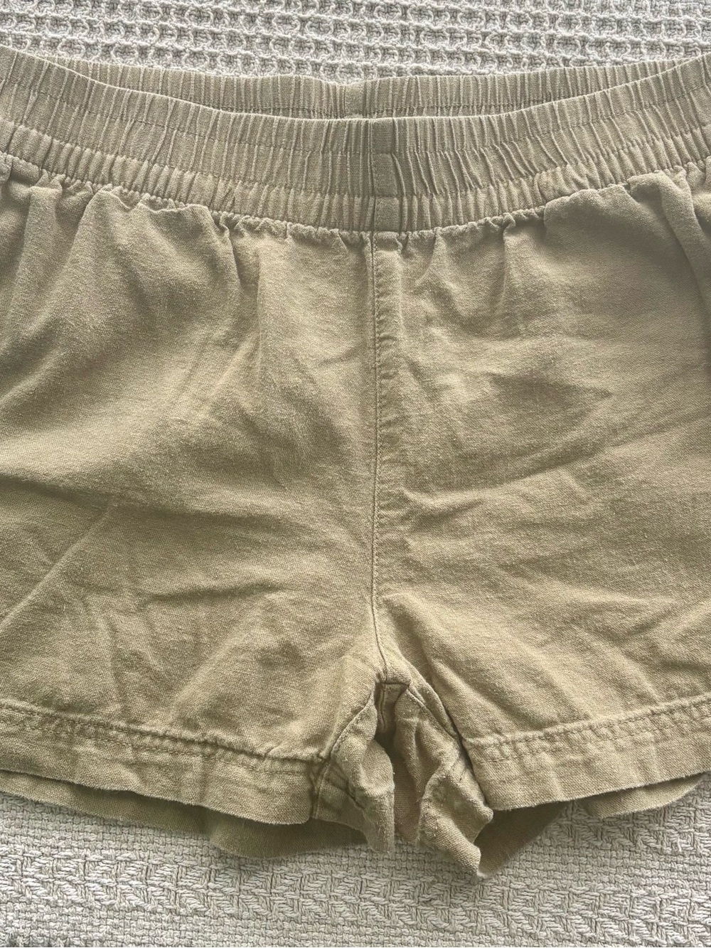 Women’s Casual Elastic-Waist Olive Shorts